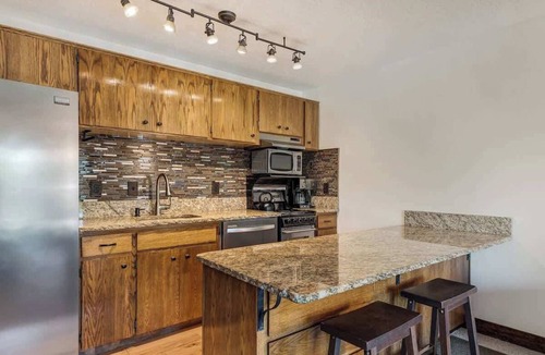 Bend Condo | Ground Floor - Riverfront Studio
