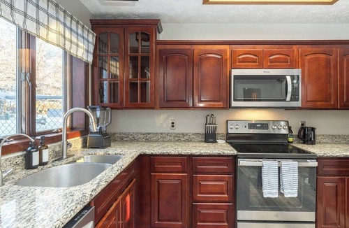 College House | Group Escape: 6BR Hot Tub, Sauna, Game Rm & Garage