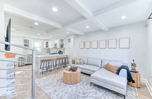 Anacostia House | Group-Friendly DC Stay | 3BR + Free Parking