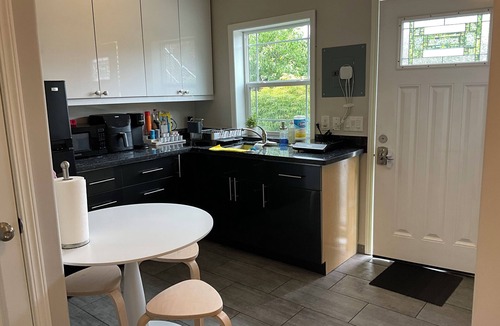 Riverview Cottage | Guest house in West Seattle