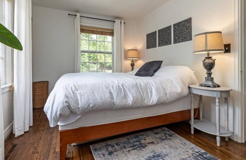 Veterans Park House | #HabitueHomes - West End Getaway