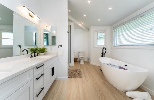 Punaluu House | Hale Kahakai - Oceanfront Retreat - Direct Beach Access