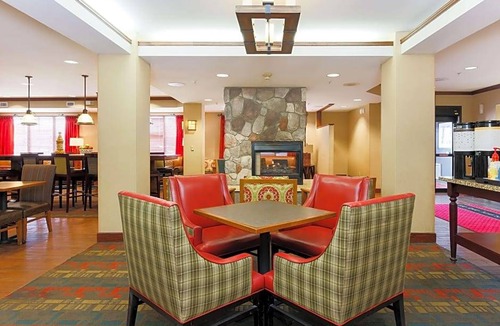 Midtown Anchorage Hotel | Hampton Inn Anchorage