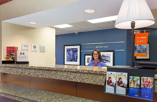 Midtown Anchorage Hotel | Hampton Inn Anchorage
