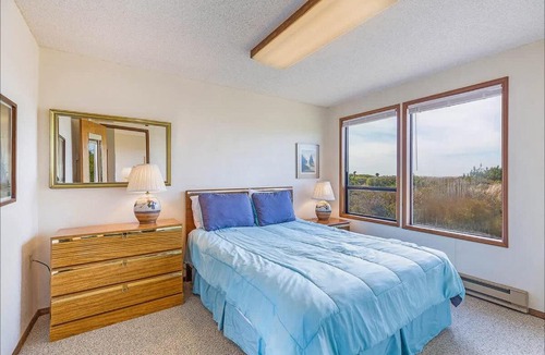 Copalis Beach House | Haven Hideaway - Ocean Views from Every Room