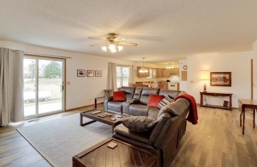 Henderson House | Henderson Home w/Patio: 1 Mi to Norfork Lake