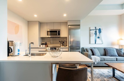 Seaport District Apartment | High End Apt Seaport with Pool
