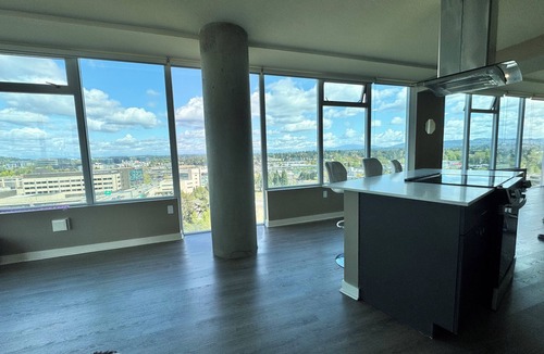 Northwest Bellevue Apartment | high rise - 1BR Experience: Modern,LivingPool+Gym