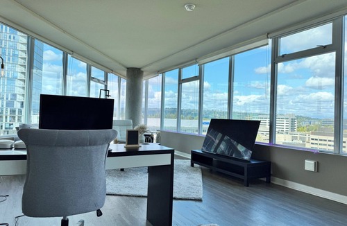 Northwest Bellevue Apartment | high rise - 1BR Experience: Modern,LivingPool+Gym