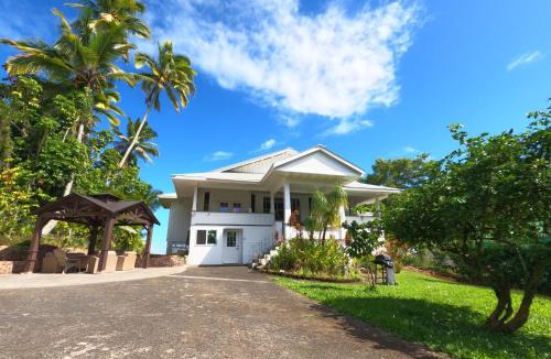 Hilo Bed & Breakfast | Hilo Bay Oceanfront Bed and Breakfast