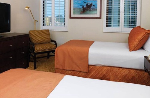 Waikiki Resort | Hilton Hawaiian Village Lagoon Tower- pristine beachfront resort, private lagoon