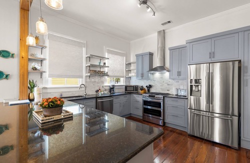 Galveston House | Historic Davidson-Penland House - Old Galveston Charm with Modern Amenities