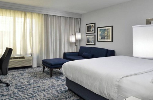 Downtown Wilmington Hotel | Historic Downtown: Outdoor Pool and Onsite Bistro! Near Wilmington Riverwalk