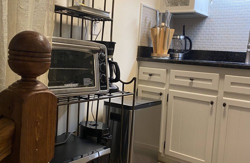Wilmington Historic District Apartment | Historic Downtown Wilmington . Easy Living by the Water.Apt D