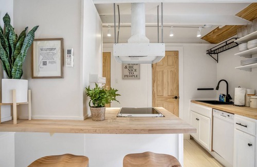 Greater Heights Apartment | Historic Heights Rustic Urban - 5 km from FIFA Fest
