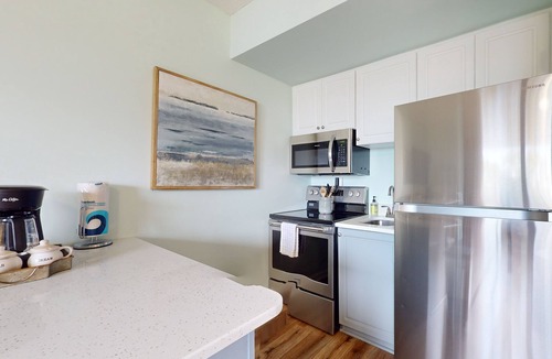 Wilmington Historic District Condo | Historic river-view condo with cozy balcony, washer/dryer - walk to downtown