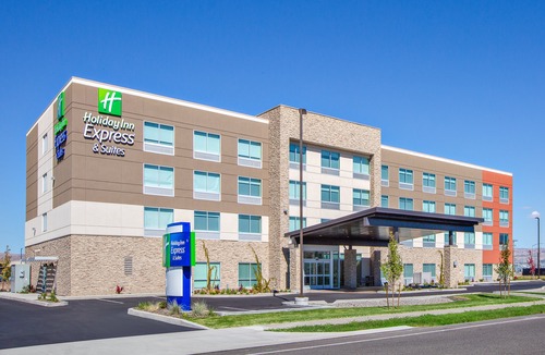 Brownstown Hotel | Holiday Inn Express and Suites Union Gap- Yakima Area, an Ihg Hotel