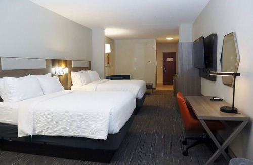 Zachary Hotel | Holiday Inn Express Hotel & Suites Baton Rouge North by IHG