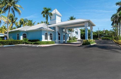 Juno Beach Hotel | Holiday Inn Express- North Palm Beach and IHG Hotel