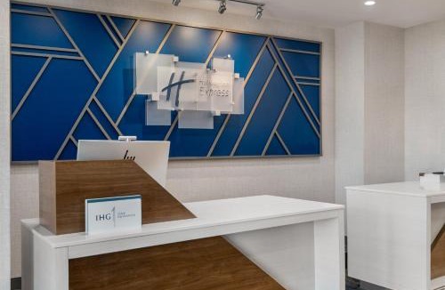 Juno Beach Hotel | Holiday Inn Express- North Palm Beach and IHG Hotel