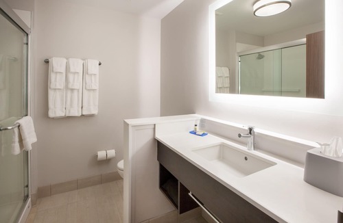Firestone Hotel | Holiday Inn Express & Suites Firestone Longmont by IHG