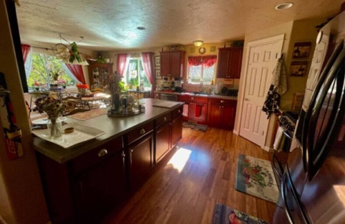 Southwest Bend Villa | Home with Chalet 2-kitchens,Sleeps 15,Near OldMill