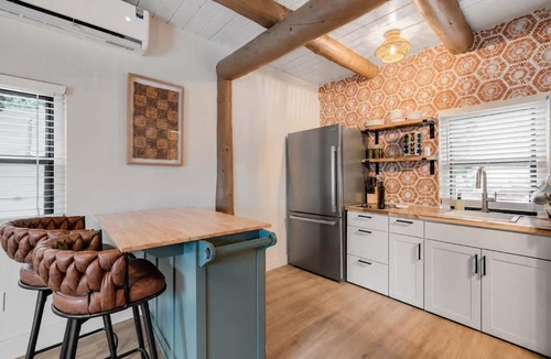 Manitou Springs Apartment | Homey Studio in Manitou Springs Walk Downtown