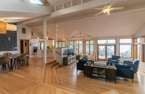 Silverdale House | Hood Canal Waterfront Group Retreat