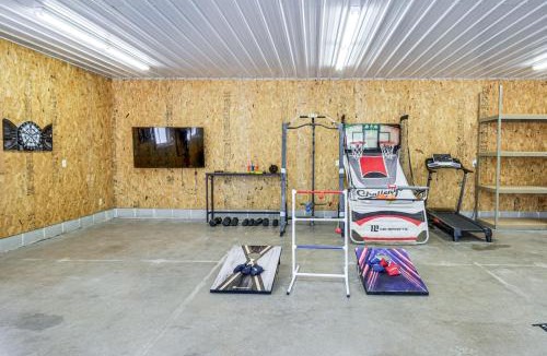 Onamia House | Hot Tub & 2 Recreation Rooms: Spacious Onamia Home