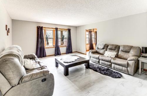 Onamia House | Hot Tub & 2 Recreation Rooms: Spacious Onamia Home