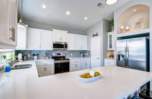 Crystal Beach House | Hot Tub + Firepit! Elevator, Dogs ok - Summer Savings!