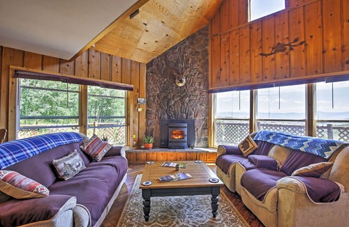 Kremmling Cabin | Hot Tub + Mtn Views: Gore Pass Kremmling Cabin