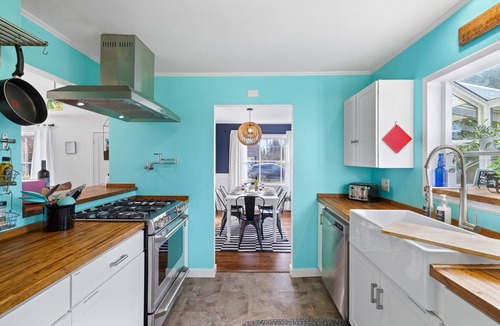 North End House | Hot Tub! Pets! Green Clean-Walking Distance to Proctor District