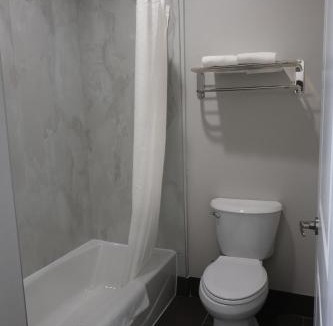Southbelt/Ellington Hotel | Hotel Royale - Houston Hobby Airport