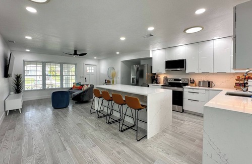 Edgewater House | House With A Boat - Boat, Heated Pool, Kayaks