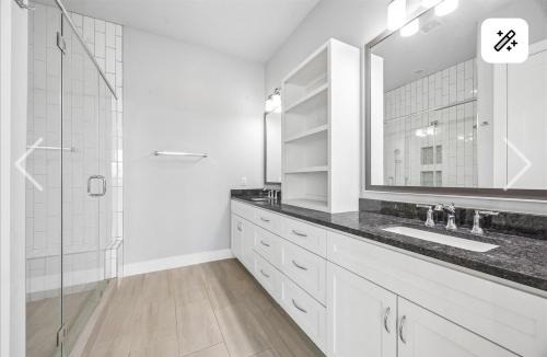 Northside Villa | Houston EaDo