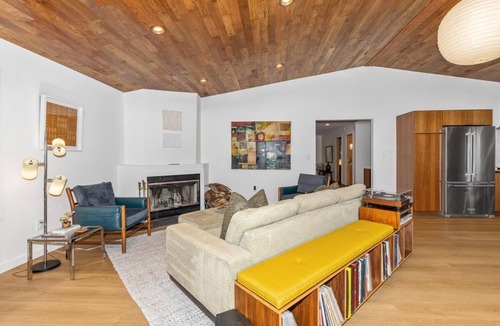 Saugatuck Villa | How you Dune on kzoo river by oval beach by Ferry!