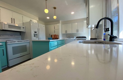 Spokane Valley House | Huge Fenced Bkyrd-15 Min 2 Dwntwn-Spacious 4 Bedroom-Luxe Bthrm-arcade-Eco Clean