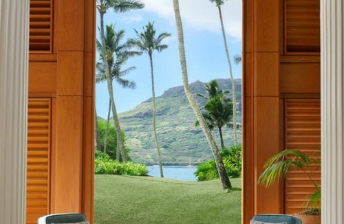 Lihue Hotel | Iconic Resort Stay Near Lihue's Breathtaking Trails | Outdoor Pool
