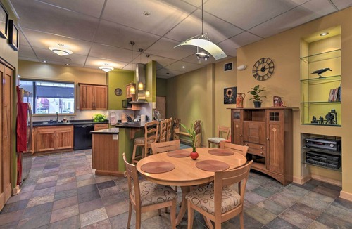 Downtown Anchorage Condo | Idyllic Dtwn Anchorage Condo w/Fireplace!
