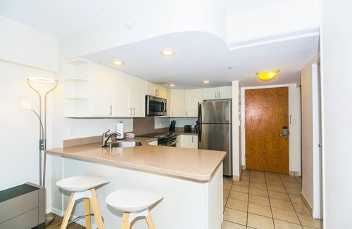 Waikiki Condo | Ilikai 1 Bedroom Deluxe Lagoon View, Minutes to the Beach!