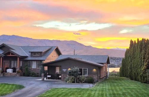 Monitor Apartment | Immaculate Home w/Mtn and River Views!
