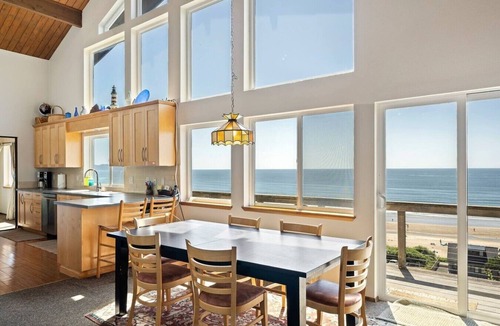 Oceanside House | Immaculate Ocean Views! 3 bedroom, 1 sleeping loft, 2 bath, sleeps 12