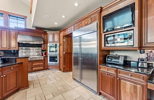 Elk Crossing House | Immaculate, Spacious, Overlooking Snake River, Golf Course View, 5 Min To Slopes