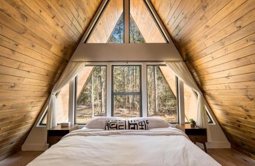 Negreet Ski Chalet | Impressive Luxury A-Frame with Ping-Pong Table in Louisiana