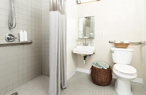 Dayton Triangle Hotel | InTown Suites Extended Stay Denver - Havana Street