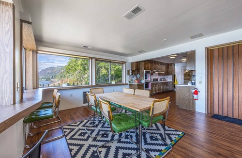 Underwood House | Inventor's Cottage - Retro Vibe, River View, White Salmon, Hood River