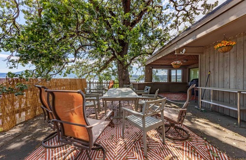Underwood House | Inventor's Cottage - Retro Vibe, River View, White Salmon, Hood River