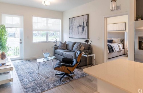 Greenacres Apartment | Iris at Aviara Green Modern Apartment and Pool