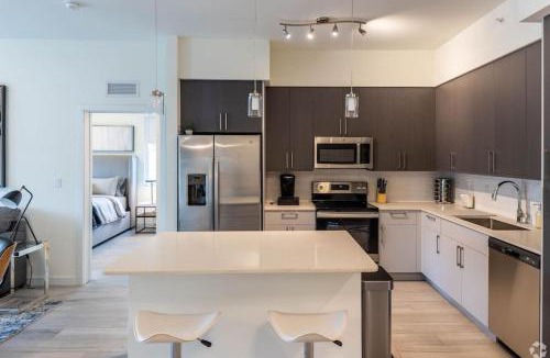 Greenacres Apartment | Iris at Aviara Green Modern Apartment and Pool